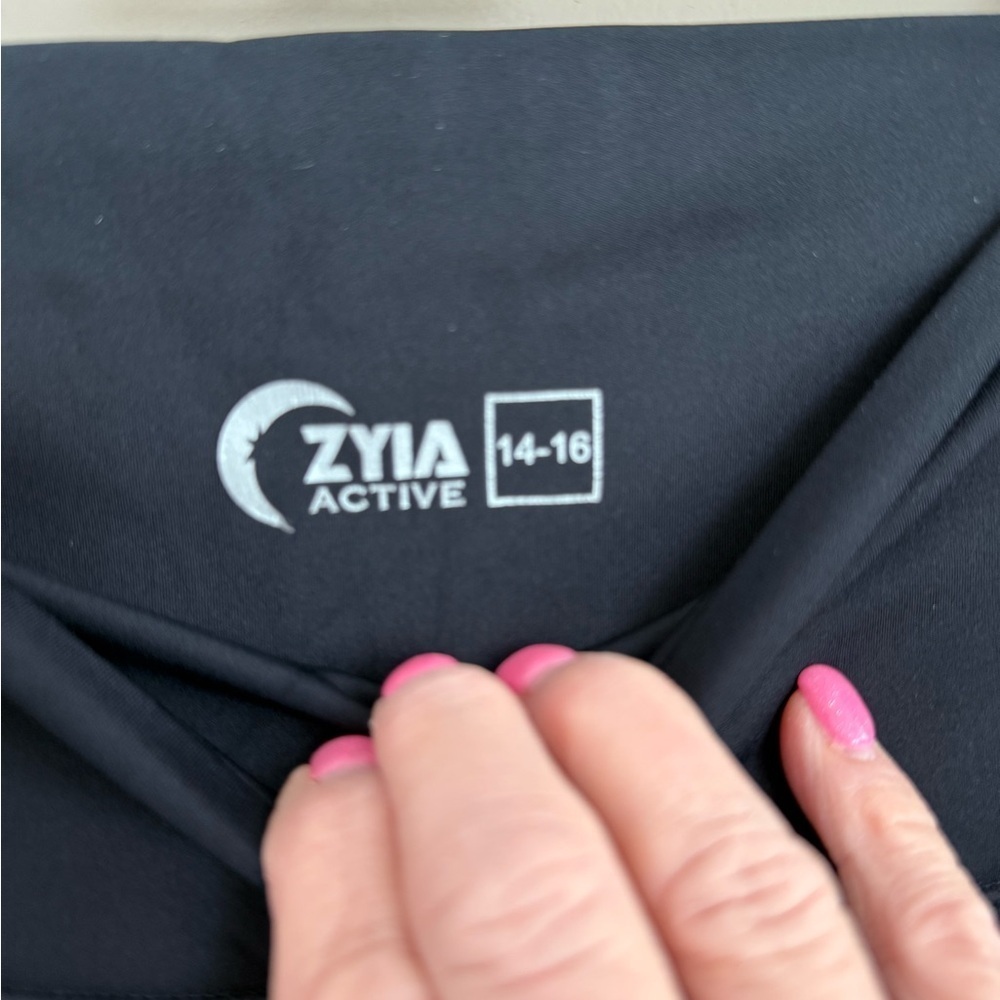ZYIA Black + Leopard “Light & Tight” high waist leggings Size 14-16 20” Capris - Picture 5 of 8